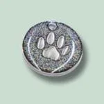 Glitrende hundehalsbånd med poteaftryk