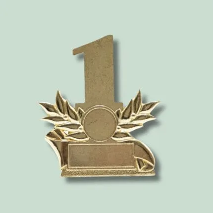Guld trofæ med et tal ét symbol