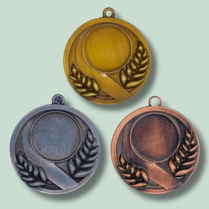 Guld, sølv og bronze medaljer med laurbærblade