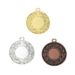 Guld, sølv og bronze medaljer med laurbærkrans design.