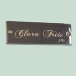 Dørskilt i forkromet messing - Clara