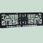 Nummerpladeholder med tekst: Familien Andersen