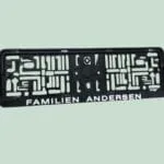 Nummerpladeholder med tekst: Familien Andersen