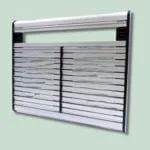 Moderne trappegelænder i aluminium og sort design