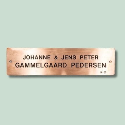 Navneskilt af kobber, Johanne og Jens Peter