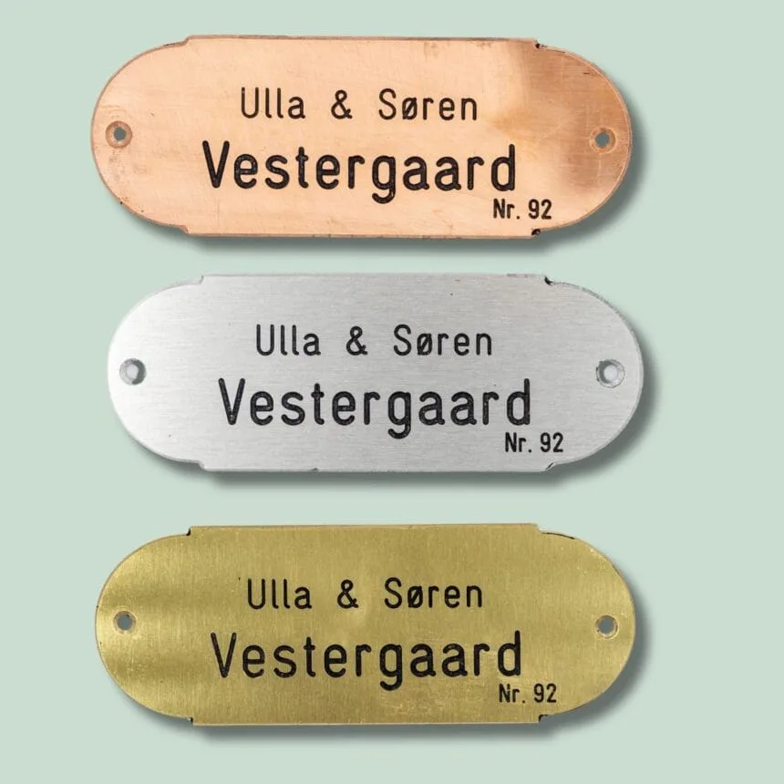 Navneskilte i tre metaller, Ulla & Søren Vestergaard