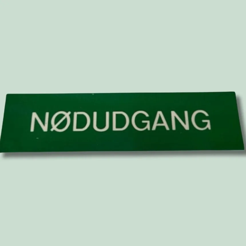 nødudgang - 1 - grøn Skilt med teksten Nødudgang