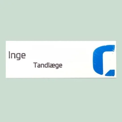 Logo for Inge Tandlæge med blåt symbol