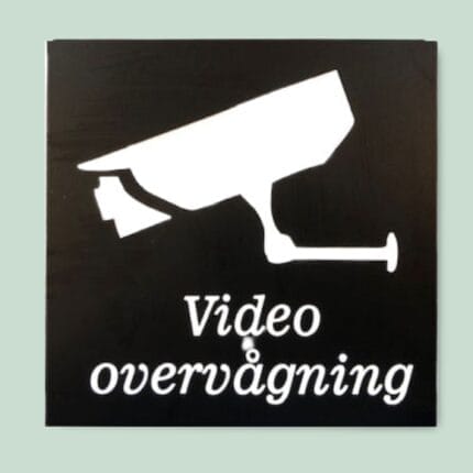 Skilt med videoovervågning kamera