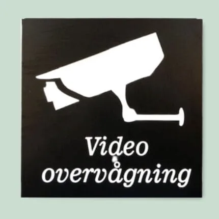 Skilt med videoovervågning kamera
