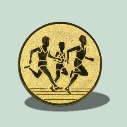 Gyldent medalje med løbere indgraveret.