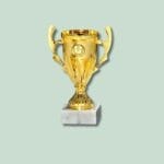 Guld pokal på marmorbase