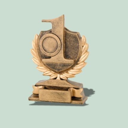 Guld nummer et trofæ med laurbærkrans