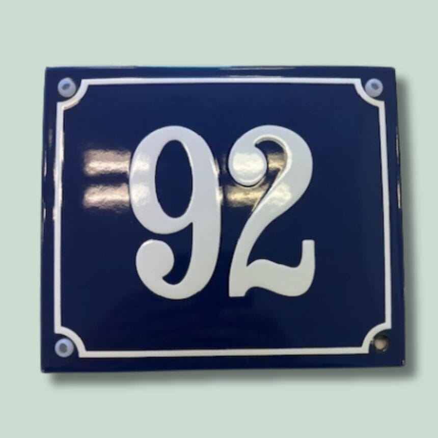 EMALJE 92 - 12 X 14 CM Blå husnummerplade med nummer 92.